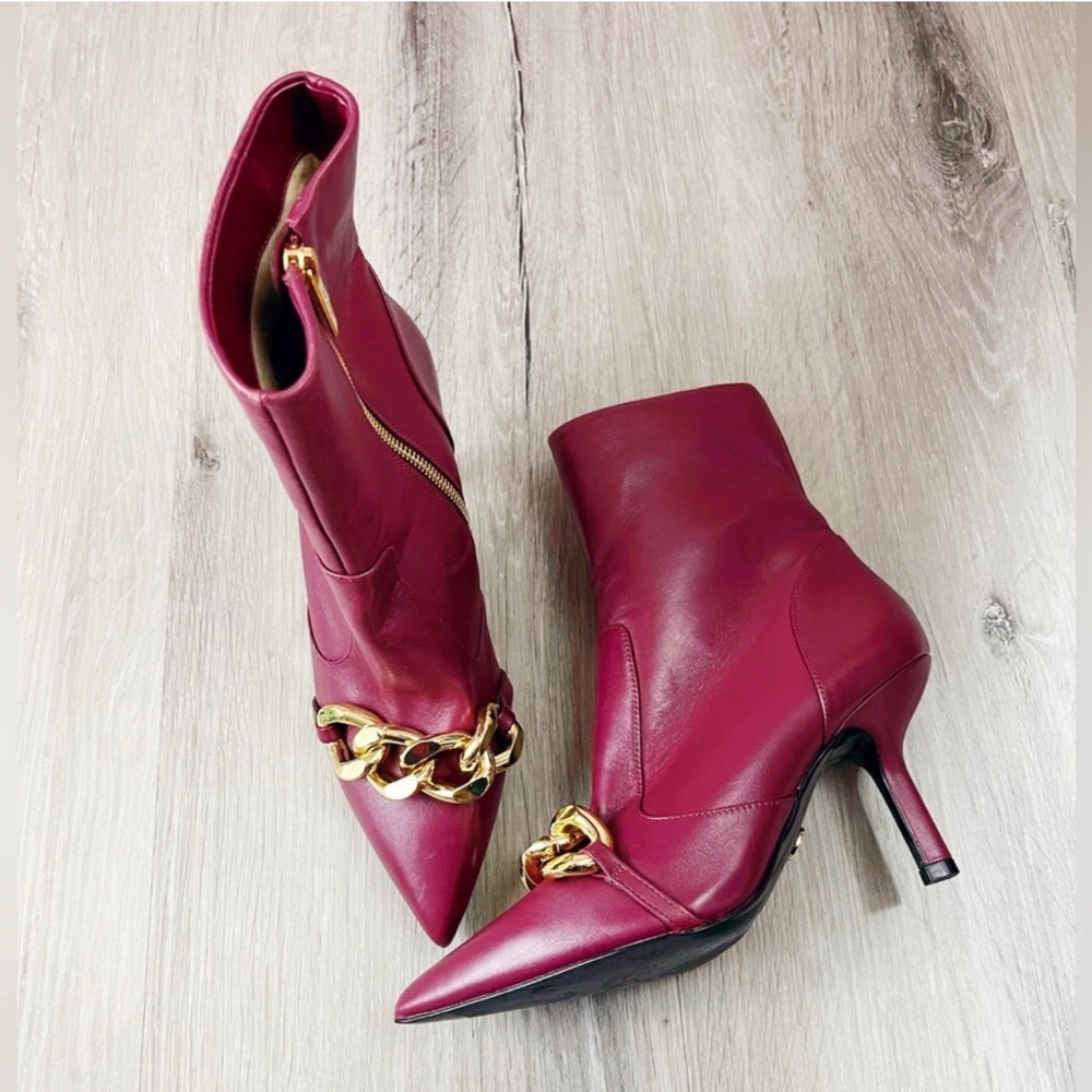 Michael Kors Elegant Pink Ankle Boots with Gold Chain